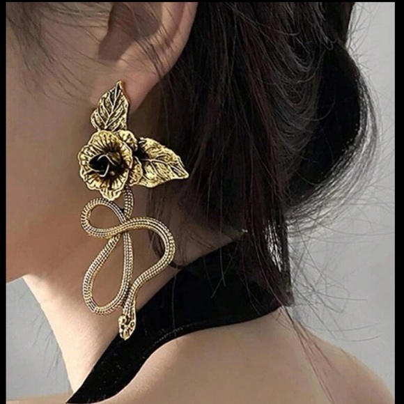 Rose Snake Dangle Earrings - Picture 3 of 8